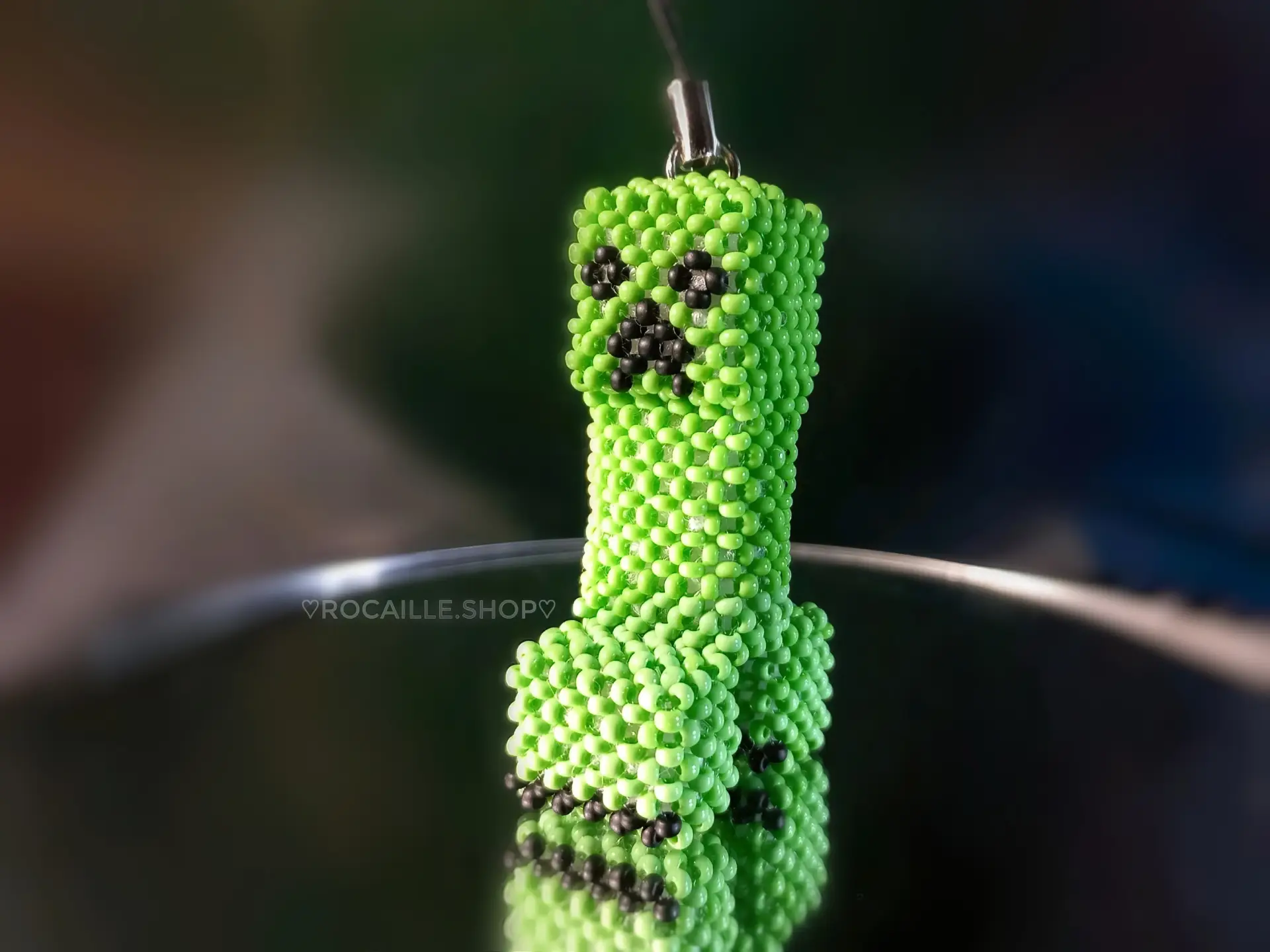Creeper made of beads front view